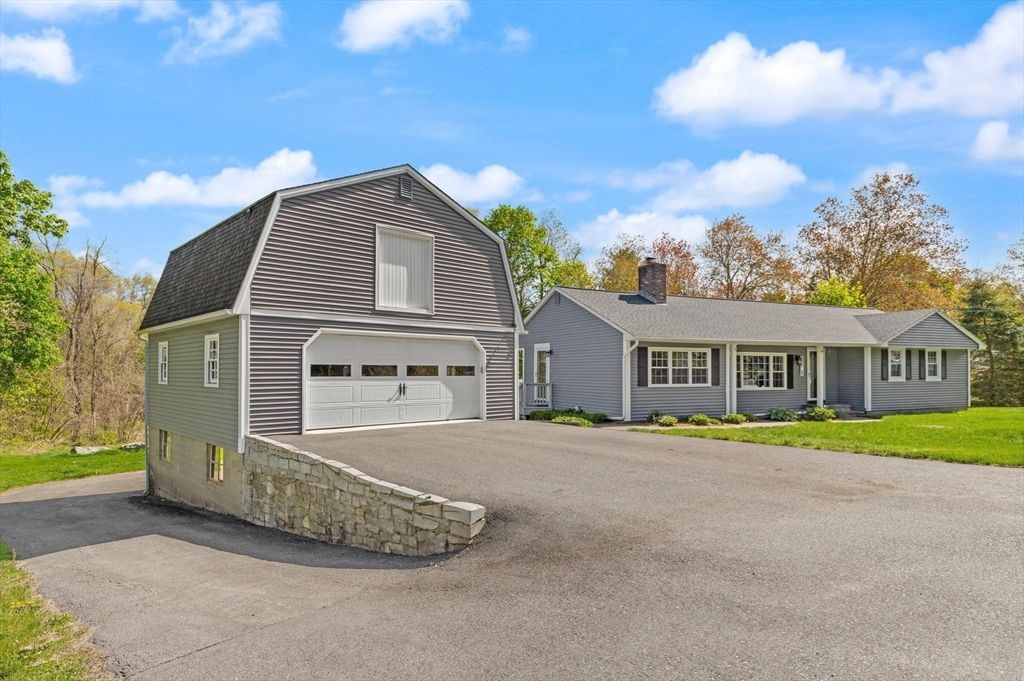 10 Lowell Rd, Westford, MA 01886