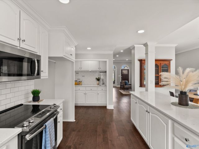 202 N Briarwood Road, Athens, AL 35613