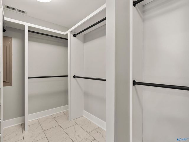 202 N Briarwood Road, Athens, AL 35613