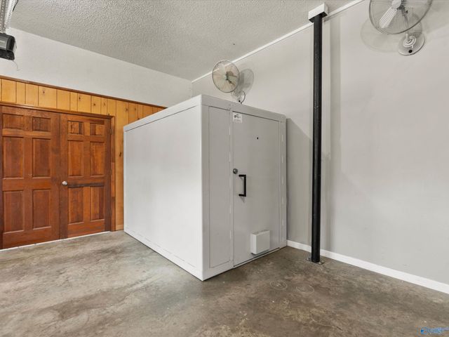 202 N Briarwood Road, Athens, AL 35613