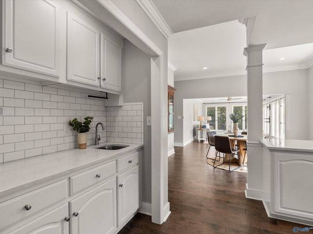 202 N Briarwood Road, Athens, AL 35613