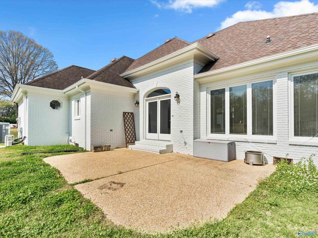 202 N Briarwood Road, Athens, AL 35613