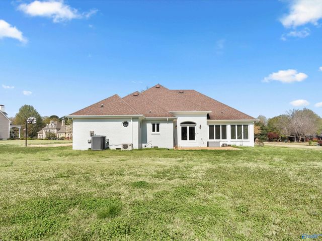 202 N Briarwood Road, Athens, AL 35613