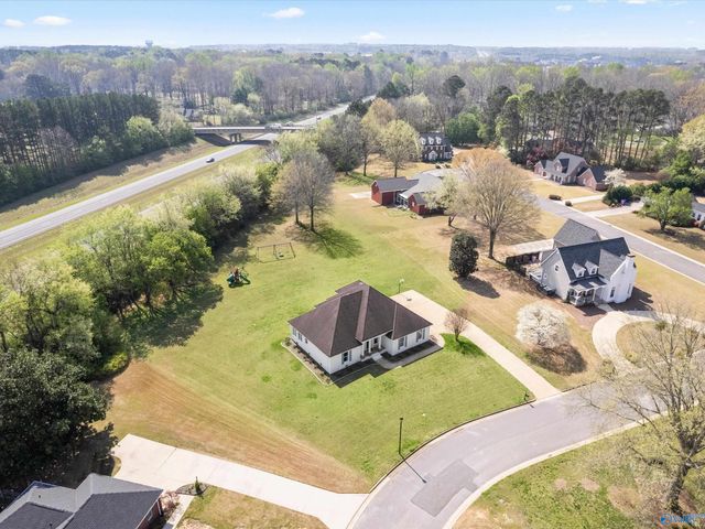 202 N Briarwood Road, Athens, AL 35613
