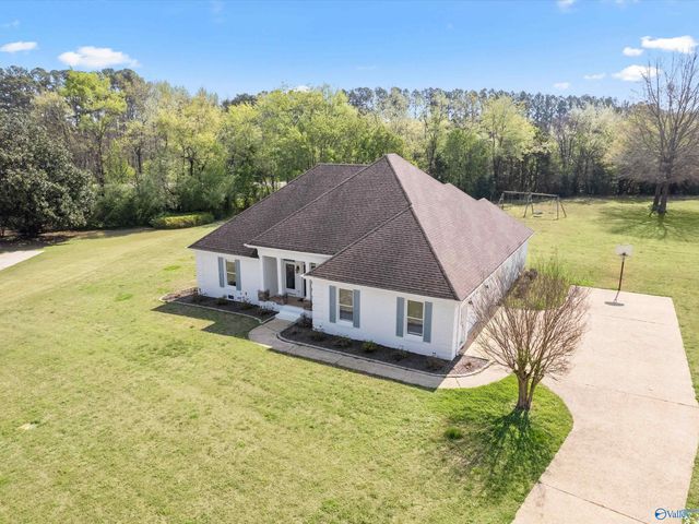 202 N Briarwood Road, Athens, AL 35613