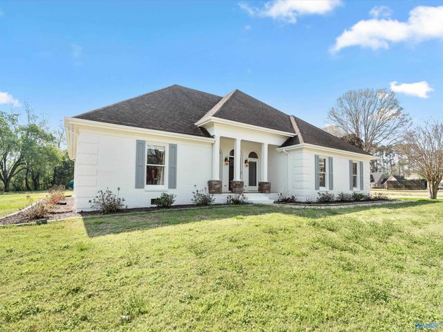 202 N Briarwood Road, Athens, AL 35613