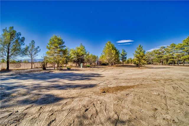 6210 Hawkins Way, Pahrump, NV 89061