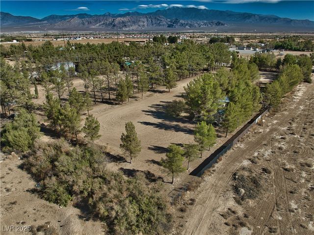 6210 Hawkins Way, Pahrump, NV 89061