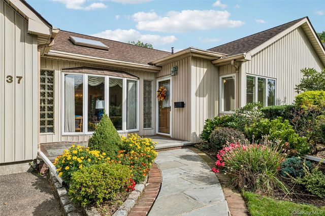 37 Linden Street, Garden City, NY 11530