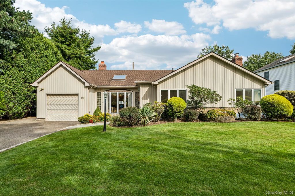 37 Linden Street, Garden City, NY 11530 — photo 3