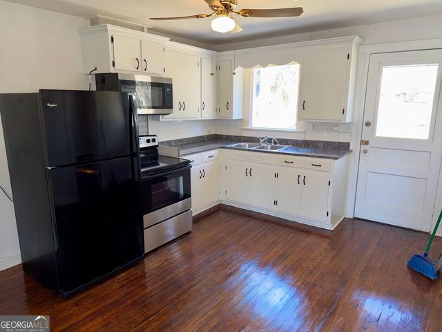 196 College Avenue, Elberton, GA 30635