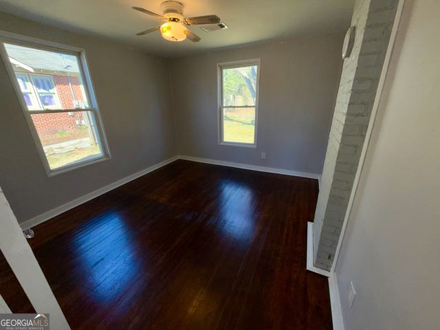 196 College Avenue, Elberton, GA 30635