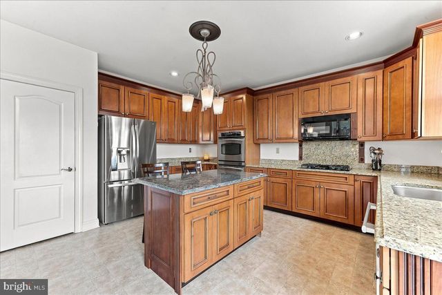 506 CHAMPIONSHIP DR, Harleysville, PA 19438