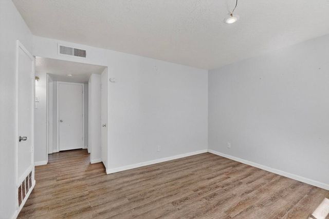 504 Utah Street NE, Albuquerque, NM 87108