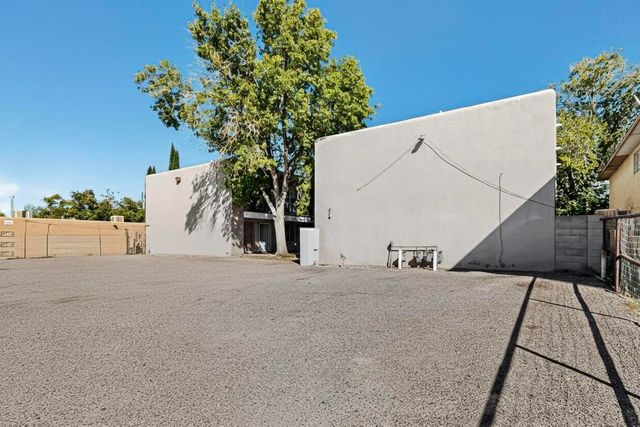 504 Utah Street NE, Albuquerque, NM 87108