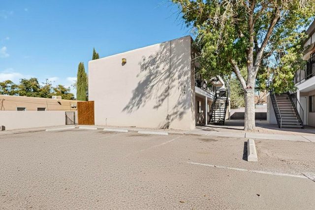 504 Utah Street NE, Albuquerque, NM 87108