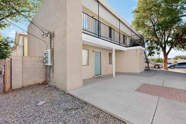 504 Utah Street NE, Albuquerque, NM 87108