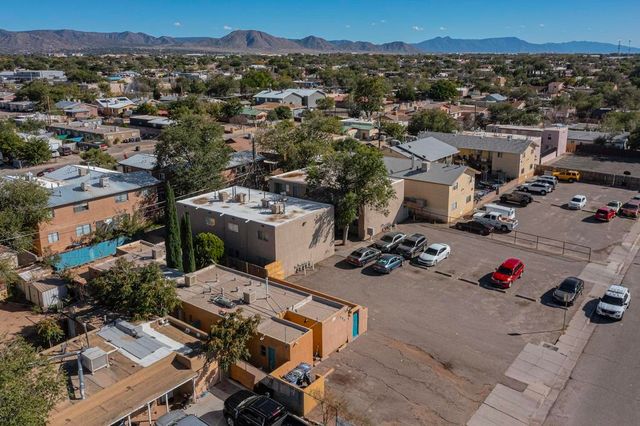 504 Utah Street NE, Albuquerque, NM 87108