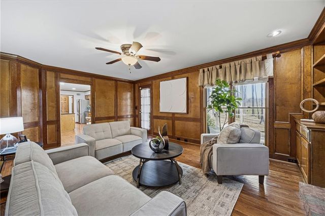 280 Creek View Trail, Fayetteville, GA 30214