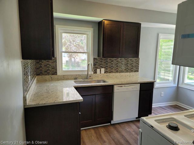 24708 Stanford Street, Dearborn Heights, MI 48125