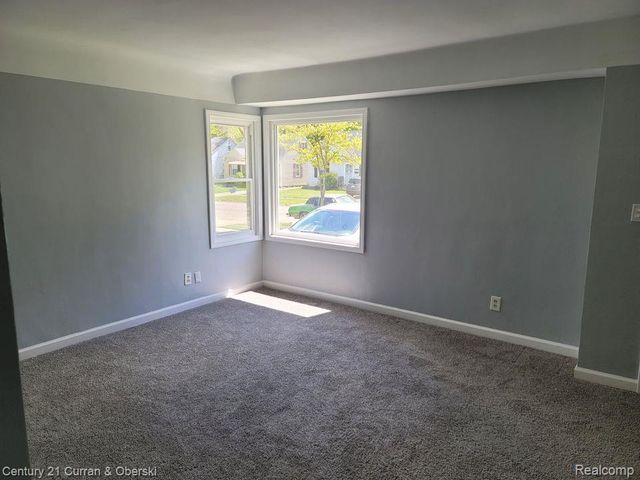 24708 Stanford Street, Dearborn Heights, MI 48125