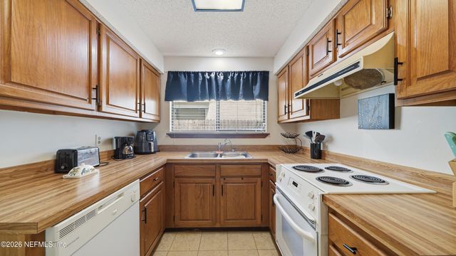 10388 ARROW LAKES Drive E, Jacksonville, FL 32257