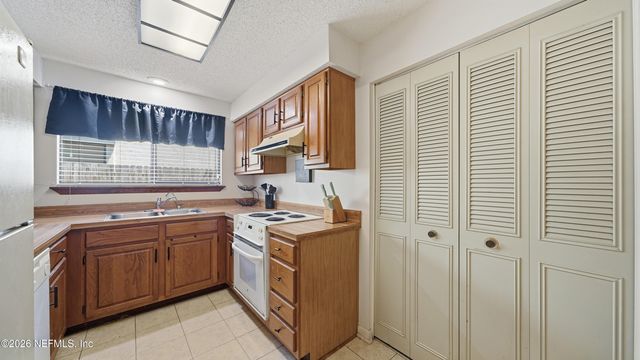 10388 ARROW LAKES Drive E, Jacksonville, FL 32257