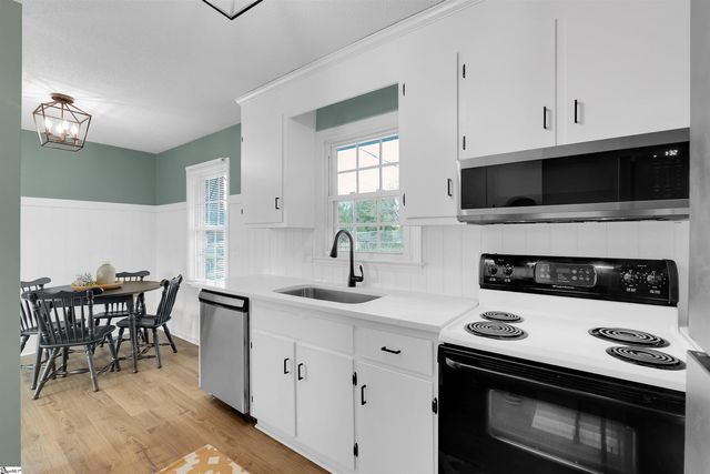 701 Ikes Road, Taylors, SC 29687