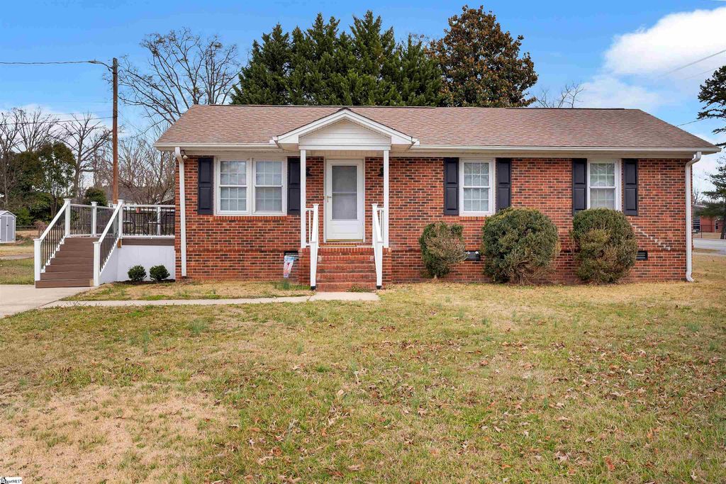 701 Ikes Road, Taylors, SC 29687
