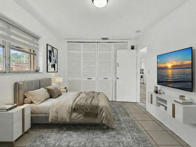 7971 NW 16th Street, Pembroke Pines, FL 33024