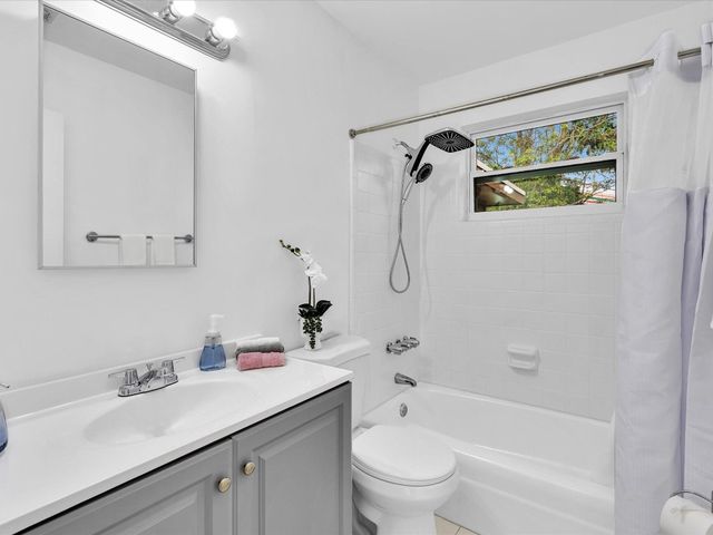 7971 NW 16th Street, Pembroke Pines, FL 33024