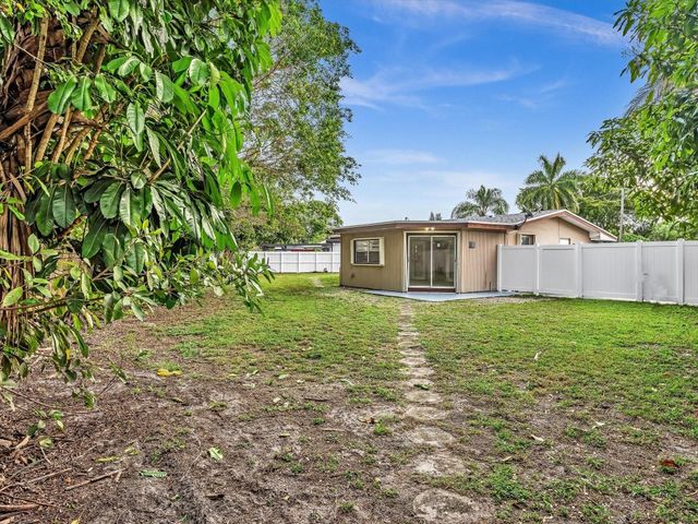 7971 NW 16th Street, Pembroke Pines, FL 33024