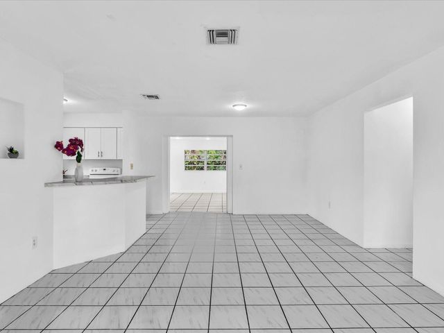 7971 NW 16th Street, Pembroke Pines, FL 33024