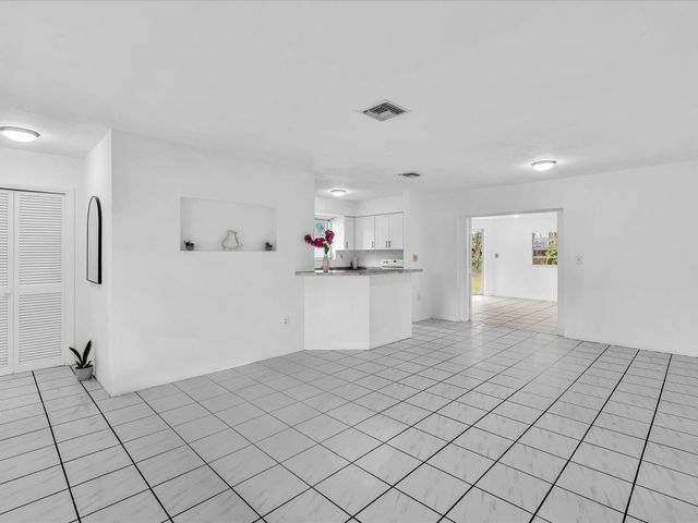 7971 NW 16th Street, Pembroke Pines, FL 33024