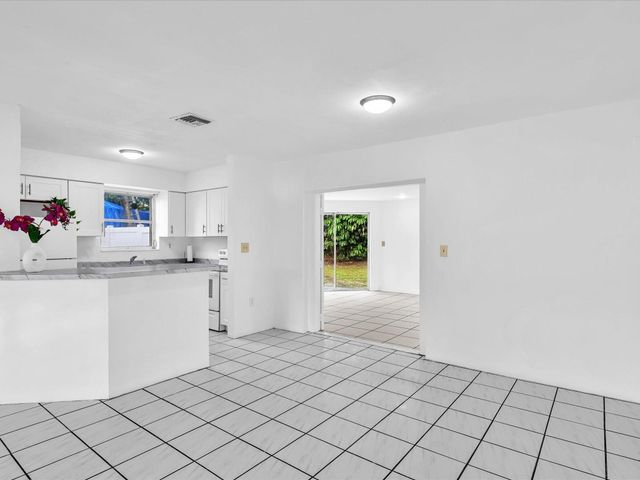 7971 NW 16th Street, Pembroke Pines, FL 33024