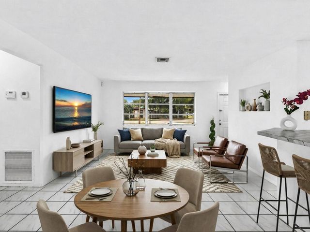 7971 NW 16th Street, Pembroke Pines, FL 33024