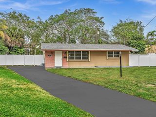 7971 NW 16th Street, Pembroke Pines, FL 33024