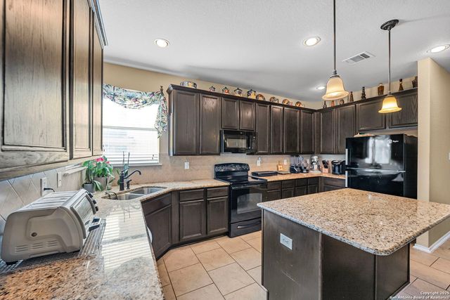 918 Armour Dr, Cibolo, TX 78108