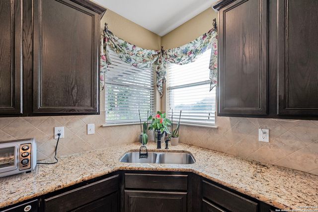 918 Armour Dr, Cibolo, TX 78108