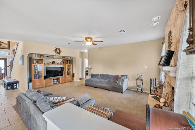 918 Armour Dr, Cibolo, TX 78108