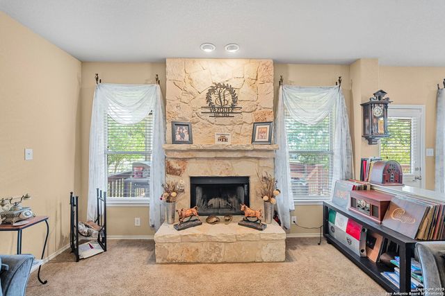 918 Armour Dr, Cibolo, TX 78108