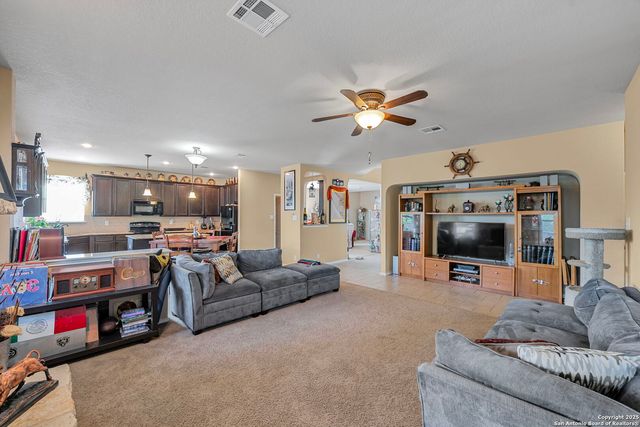 918 Armour Dr, Cibolo, TX 78108