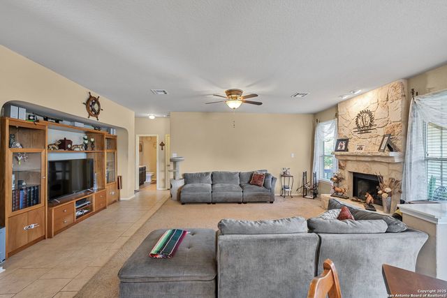 918 Armour Dr, Cibolo, TX 78108