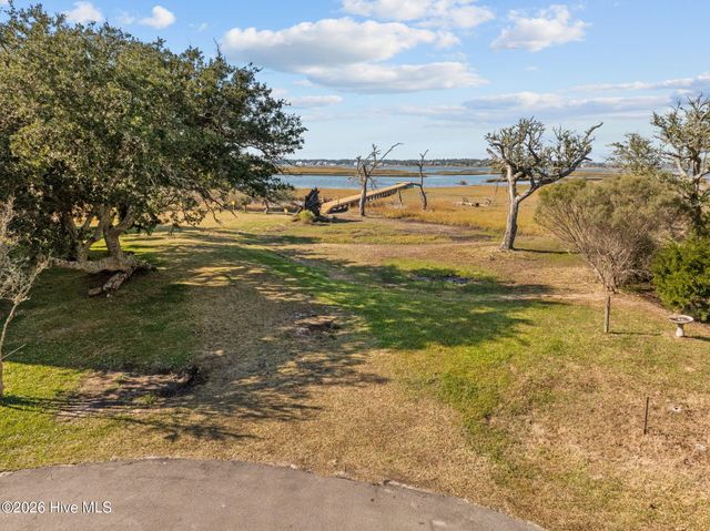 34 N Oak Court, Surf City, NC 28445