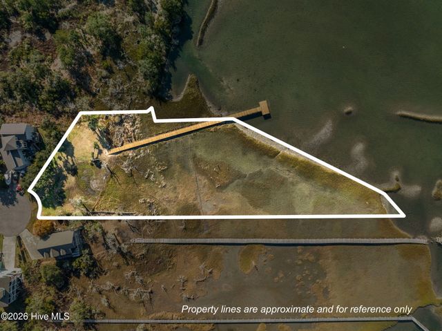 34 N Oak Court, Surf City, NC 28445