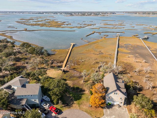 34 N Oak Court, Surf City, NC 28445