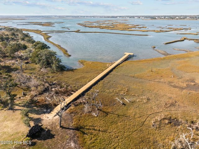 34 N Oak Court, Surf City, NC 28445