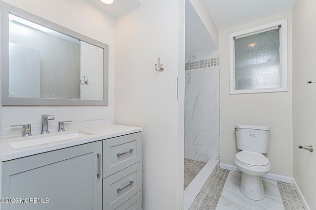 606 Alma Place, Oakhurst, NJ 07755