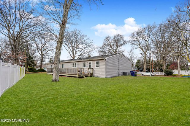 606 Alma Place, Oakhurst, NJ 07755