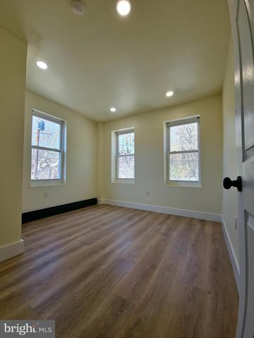 100 NEVERSINK ST, Reading, PA 19602